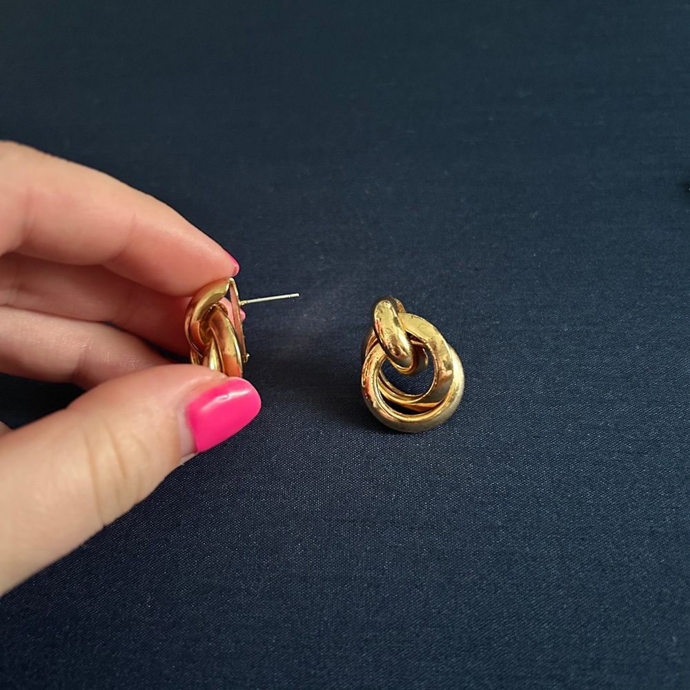 Italian Interlocking Hoop Earrings - Picture 2 of 4